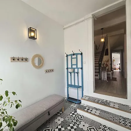 Villa Charmante Maison, à 150 M De La Mer, Piscine, Climatisation, Wifi, ... *